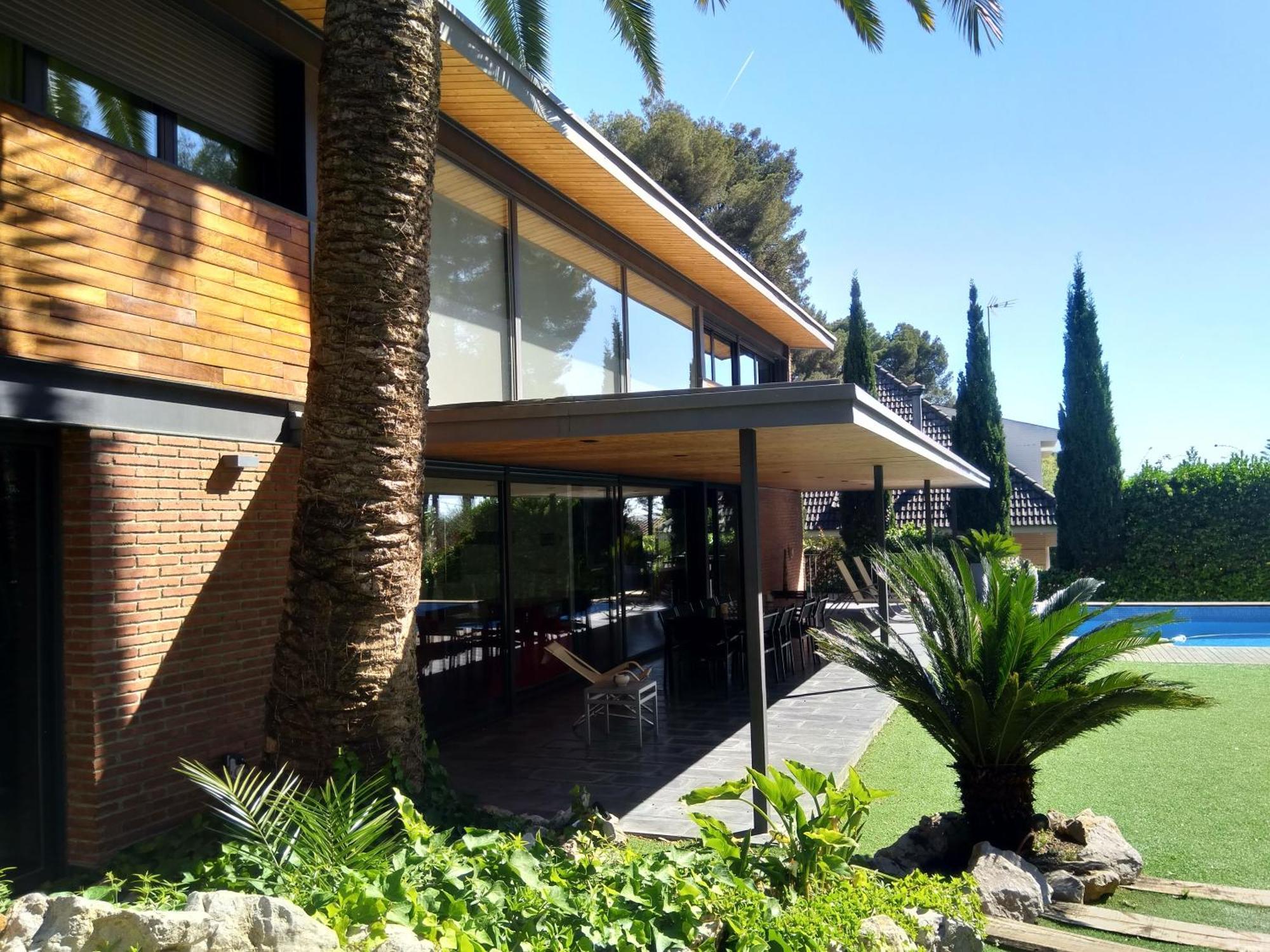 Del Bosque Villa *